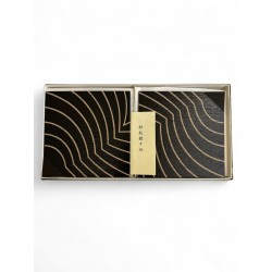 Coffret de 5 assiettes carrees en bois massif